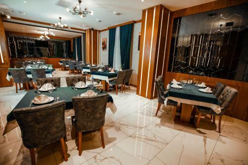 Regal Inn Badamdar Hotel