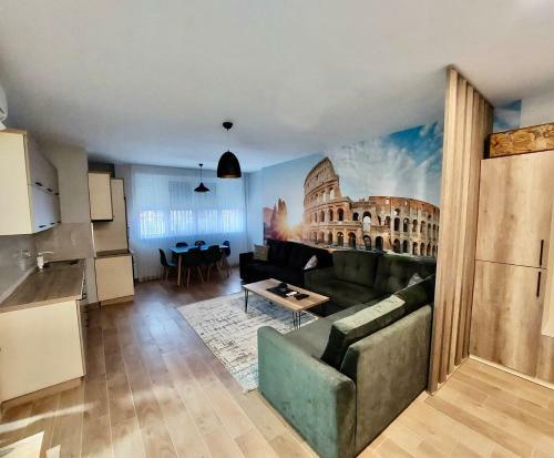 Colosseum Apartment - Golem