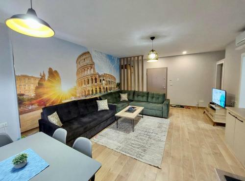 Colosseum Apartment - Golem