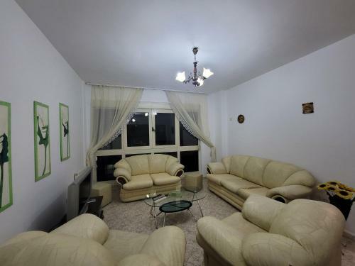 Apartament 37 In Bus Station