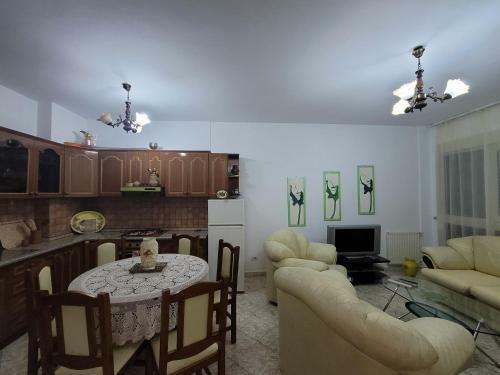 Apartament 37 In Bus Station