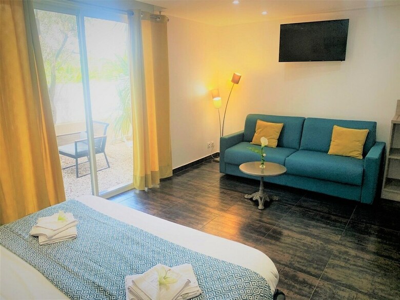 Hotel Gil De France
