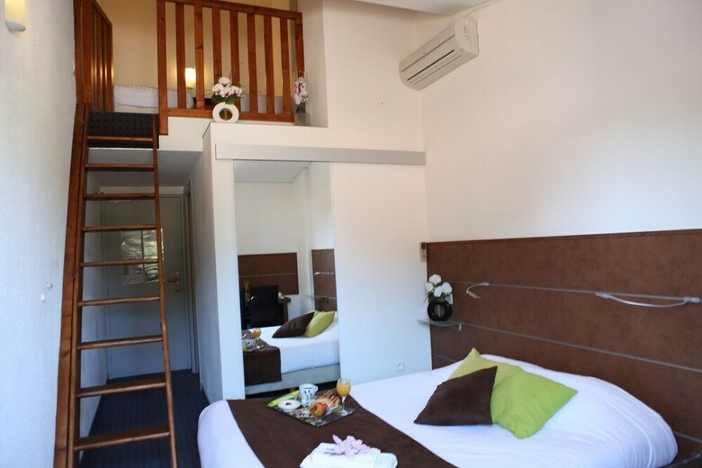 Hotel Gil De France