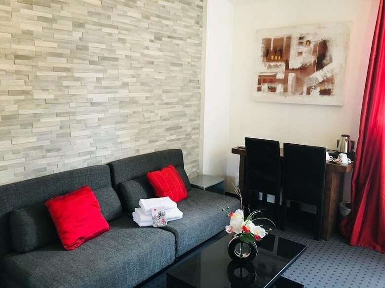 Hotel Gil De France