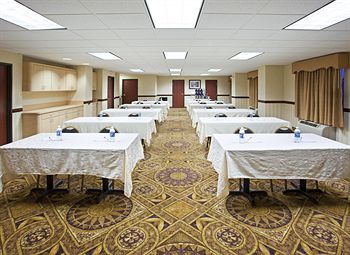 Holiday Inn Express Hotels And Suites Toledo-oregon