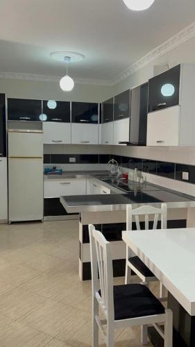 Tow Bedroom Apartment 250m From The Sea.