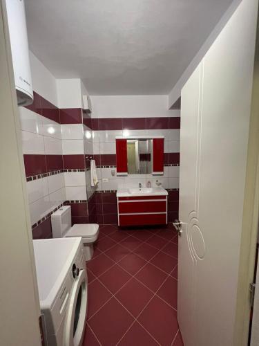 Apartament Gjini