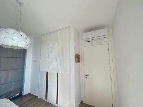 Turquoise Aarohi Apartment