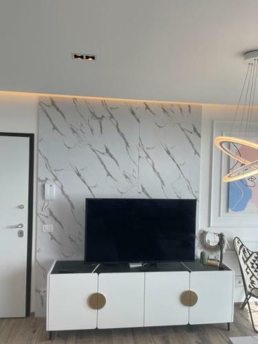 Turquoise Aarohi Apartment