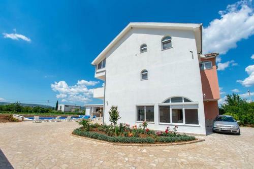 Villa Atl