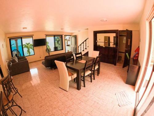 Casa Las Palmas, En La Orilla De La Laguna.
