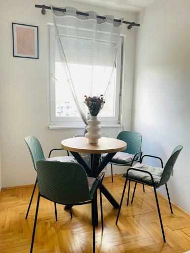 Eight Apartment