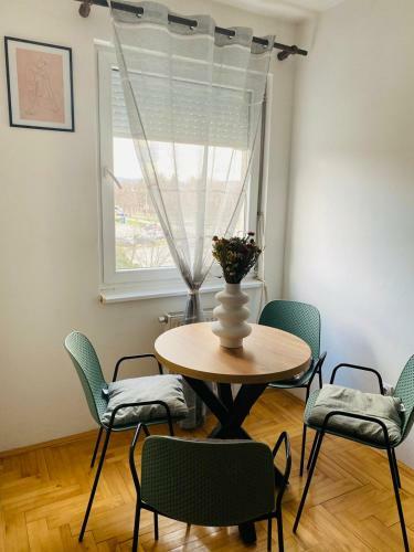 Eight Apartment
