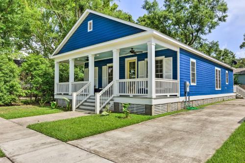 Lovely Mobile Retreat With Deck And Front Porch!