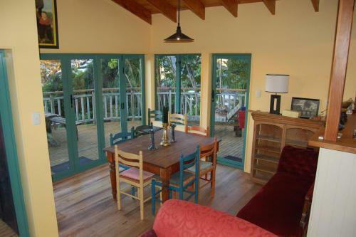 The Blue Penguin - Kuaotunu Holiday Home