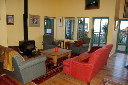 The Blue Penguin - Kuaotunu Holiday Home