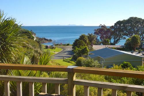 The Blue Penguin - Kuaotunu Holiday Home