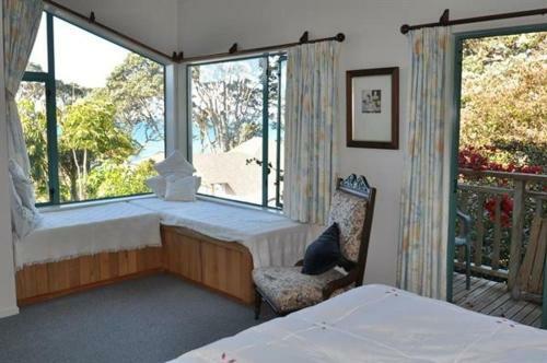 The Blue Penguin - Kuaotunu Holiday Home