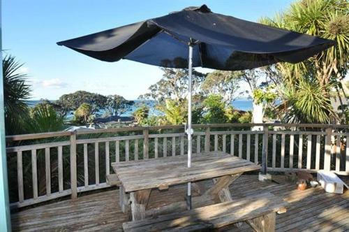 The Blue Penguin - Kuaotunu Holiday Home
