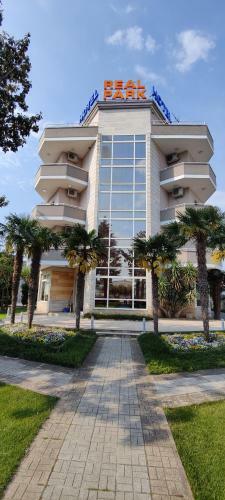Real-park Hotel