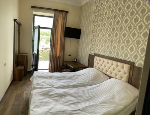 Yolyans Hotel