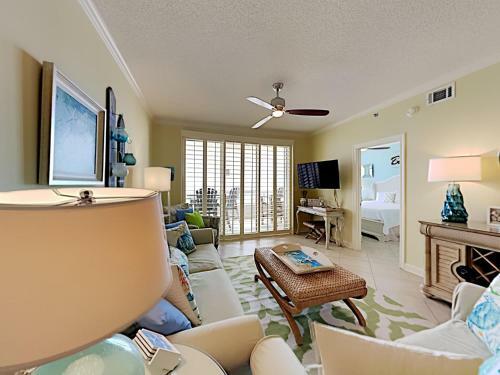 Apartamento The Enclave #1006