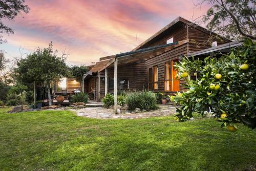 "ilkley House" - Regional Rustic Charm