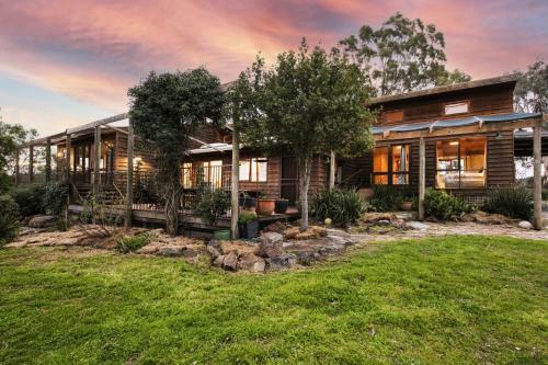 "ilkley House" - Regional Rustic Charm