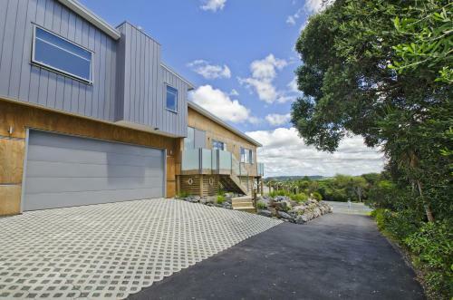 Devon Delight - Mangawhai Holiday Home