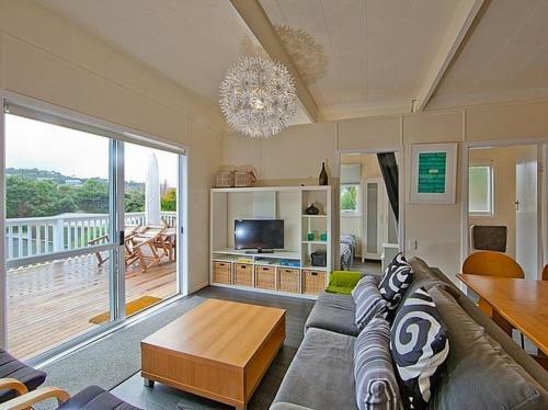 Lemon Tree Cottage - Mangawhai Holiday Home