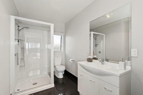 Sea It All On Devon - Mangawhai Holiday Home