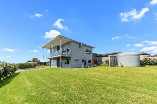 Sea It All On Devon - Mangawhai Holiday Home