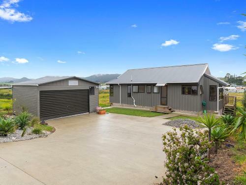 Charmed On Molesworth - Mangawhai Holiday Home