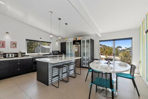 Seabreeze Bach - Mangawhai Heads Holiday Home