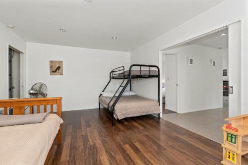 Seabreeze Bach - Mangawhai Heads Holiday Home