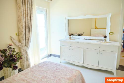 Luxury 3 Bedroom Apartment By Easystay