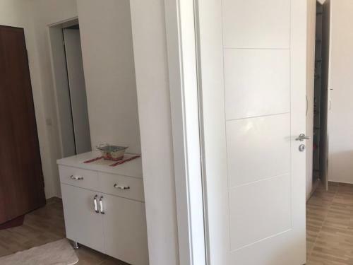 Apartment In Shengjin,lezh�