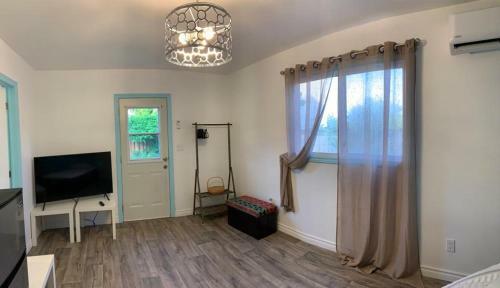 Adorable One Bedroom Apartment In Chatham