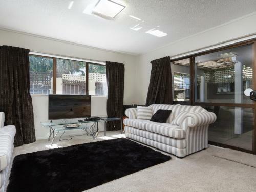 At The Bay - Mt Maunganui Holiday Home
