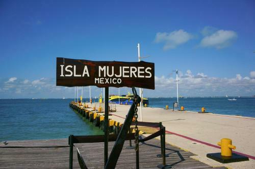 Apartamento Yaakun Studio. 350 M Ferrys Isla Mujeres