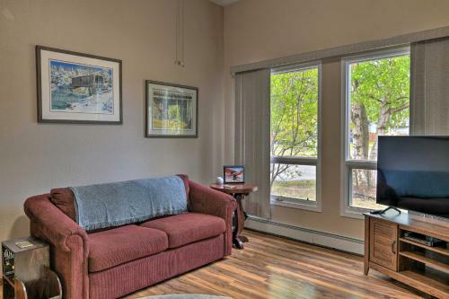 Pet Friendly Anchorage Retreat With Deck And Yard