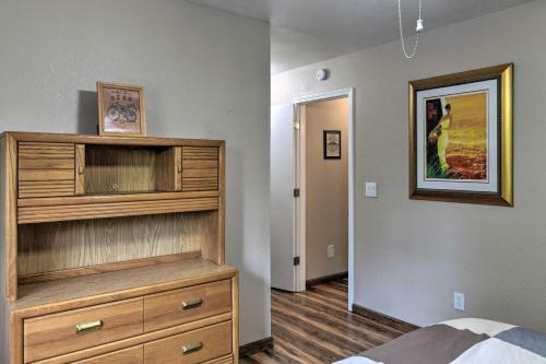 Pet Friendly Anchorage Retreat With Deck And Yard