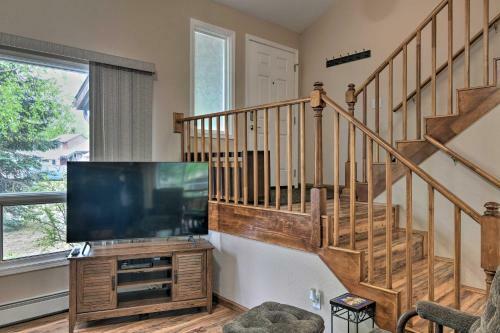 Pet Friendly Anchorage Retreat With Deck And Yard