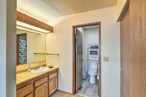 Modern Anchorage Townhome 8 Mi To Downtown!