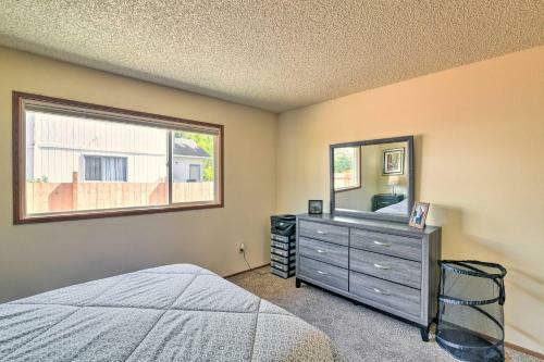 Modern Anchorage Townhome 8 Mi To Downtown!