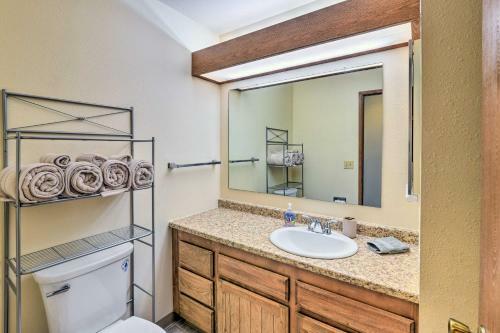 Modern Anchorage Townhome 8 Mi To Downtown!