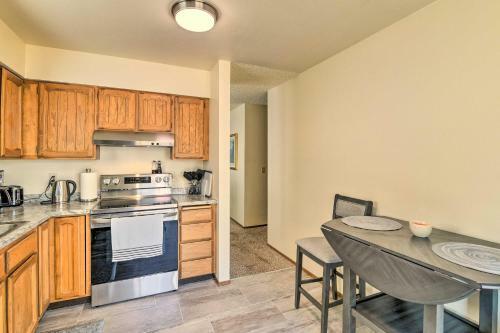 Modern Anchorage Townhome 8 Mi To Downtown!
