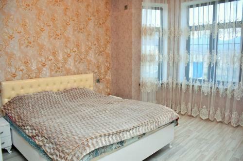 Zaur House