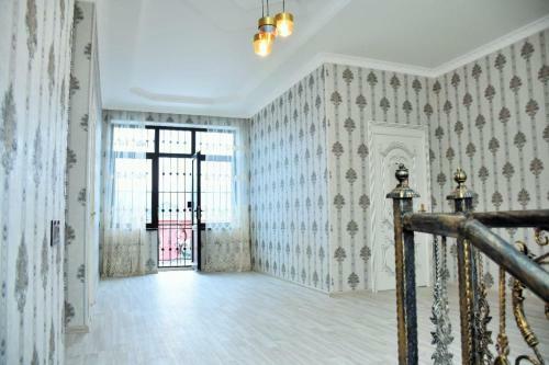 Zaur House
