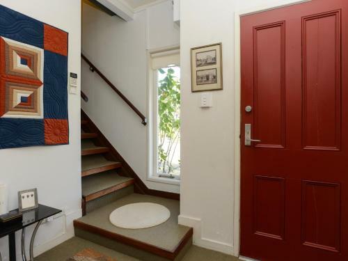 Jacaranda Lodge - Napier Hill Holiday Home